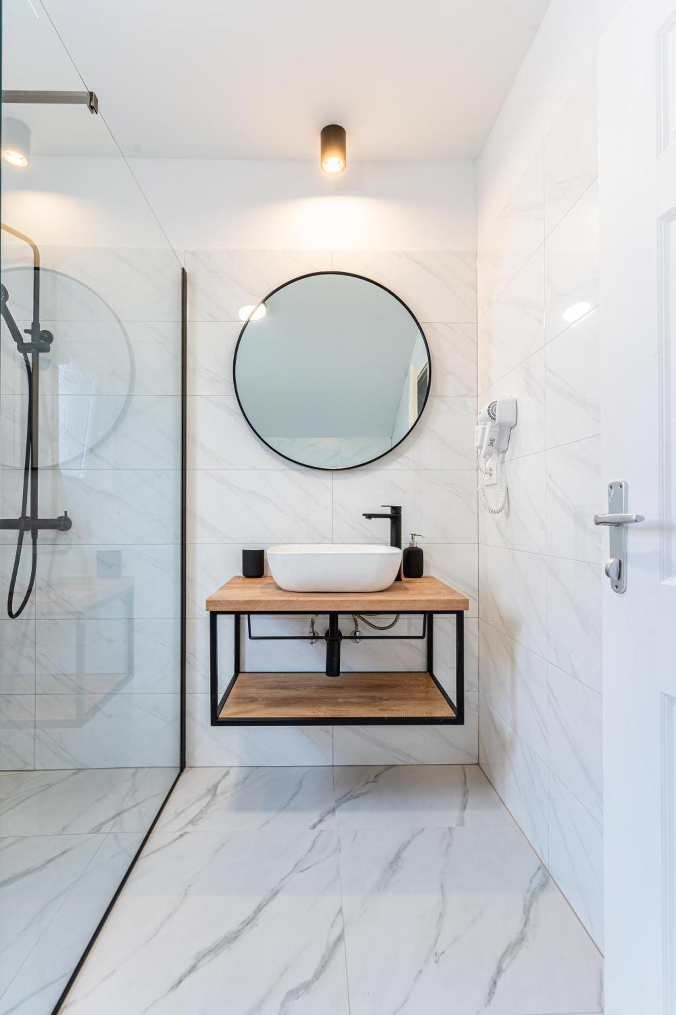 Apartments & Rooms Klemenc 茨雷斯 外观 照片