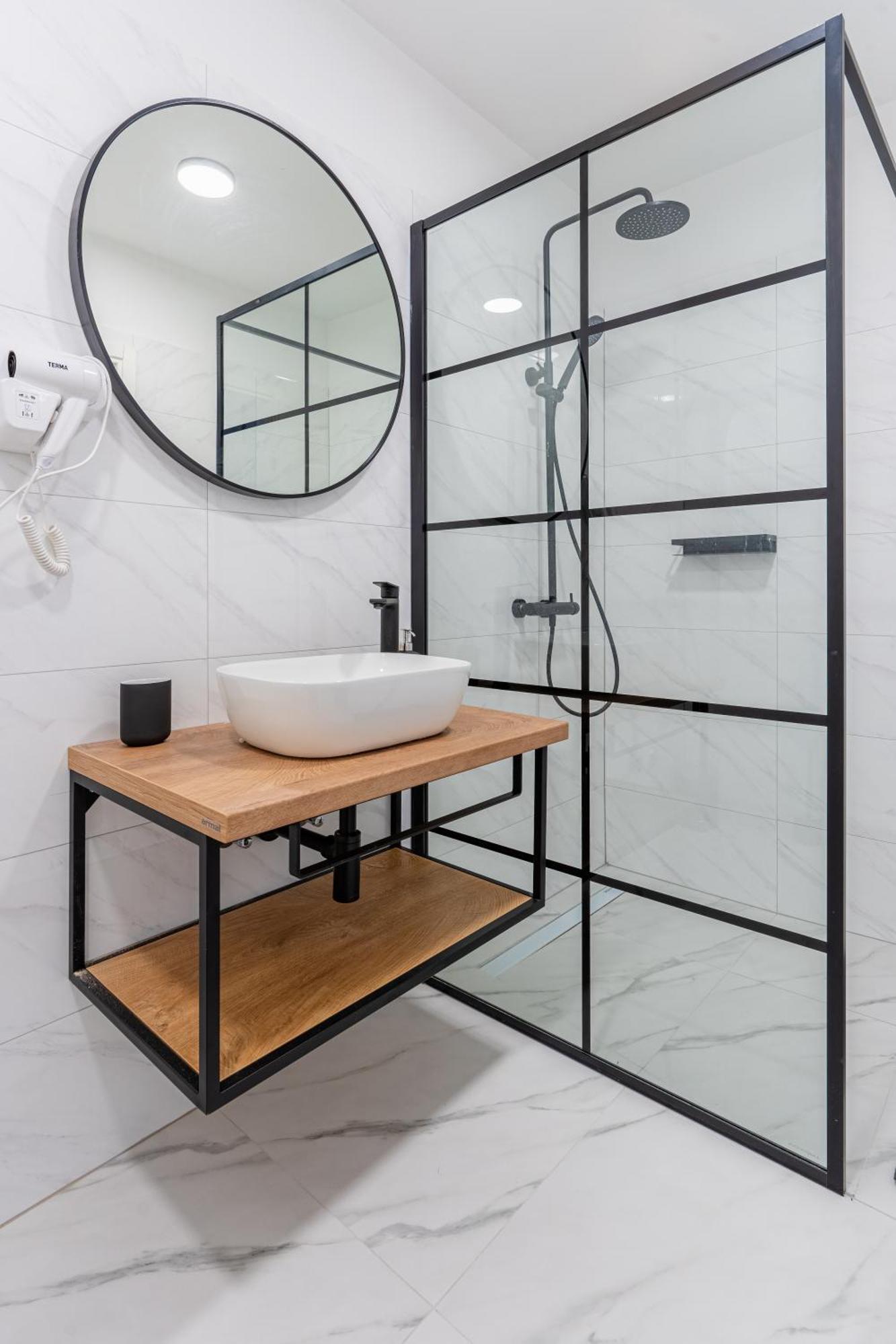 Apartments & Rooms Klemenc 茨雷斯 外观 照片