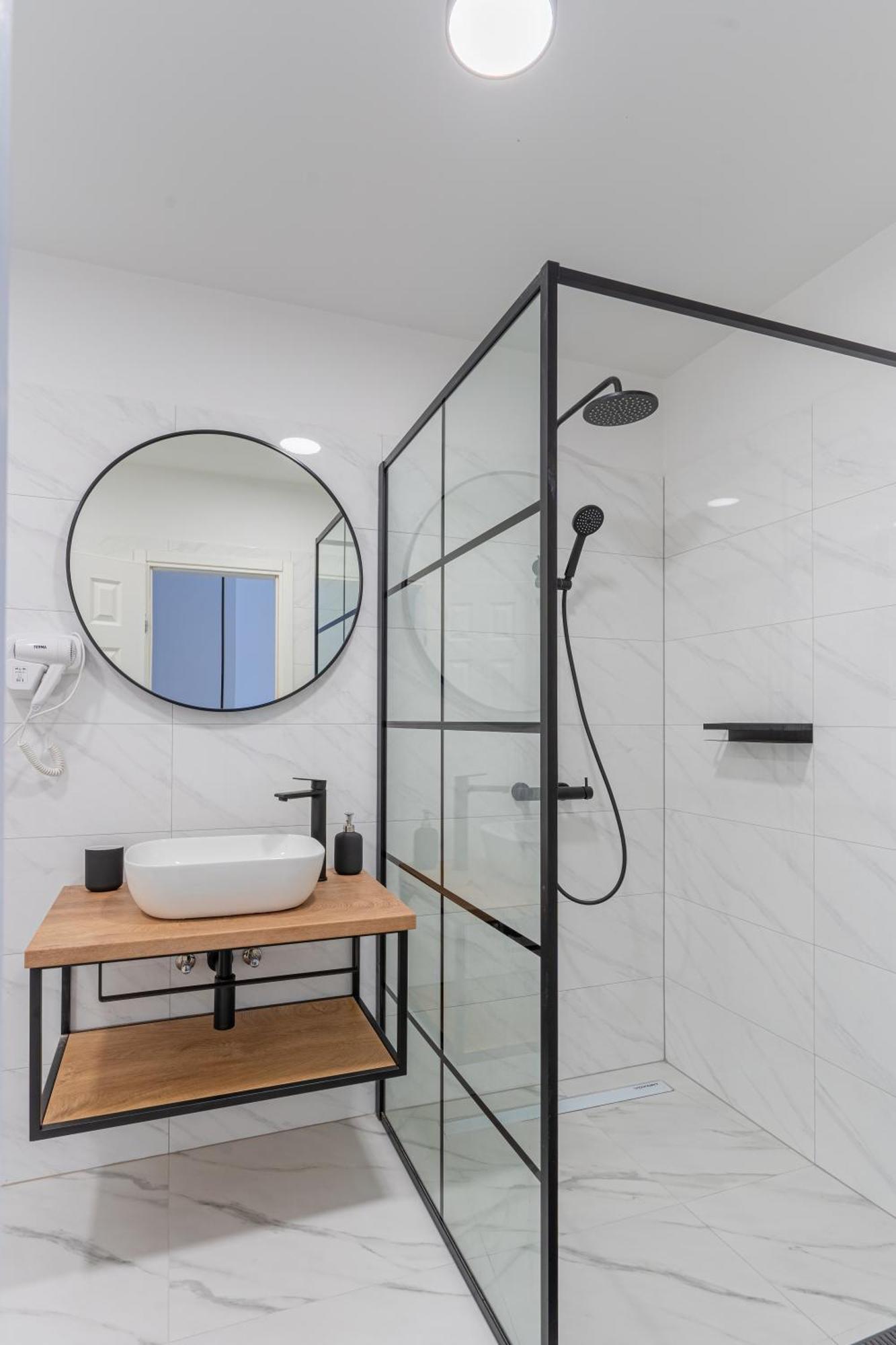 Apartments & Rooms Klemenc 茨雷斯 外观 照片