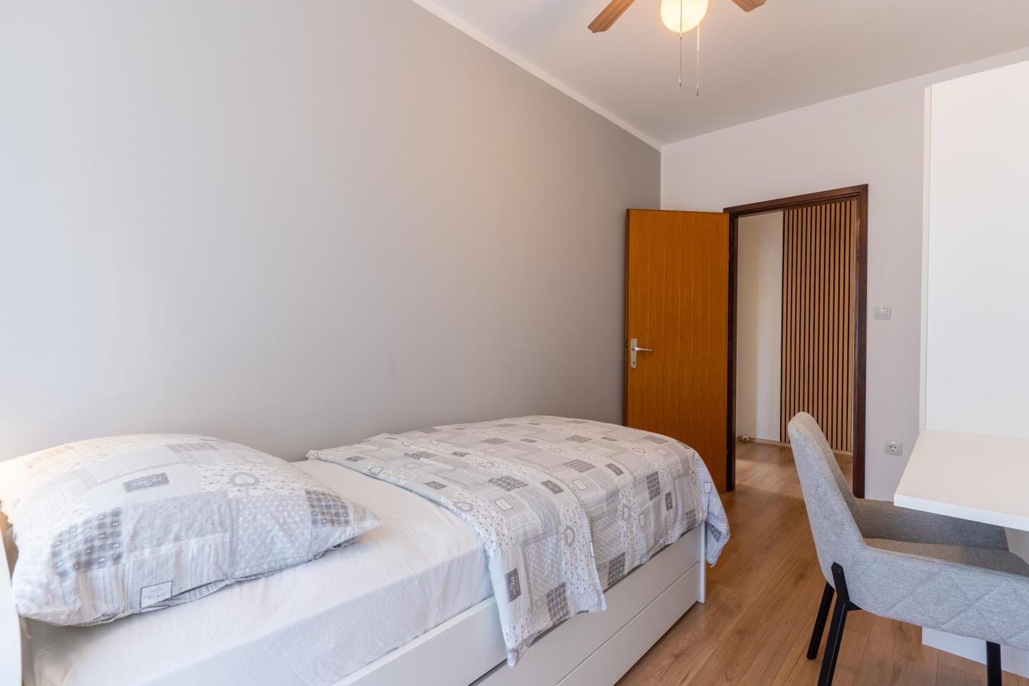 Apartments & Rooms Klemenc 茨雷斯 客房 照片